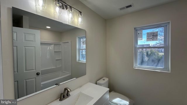 130 N QUEEN N, Dover, DE 19904