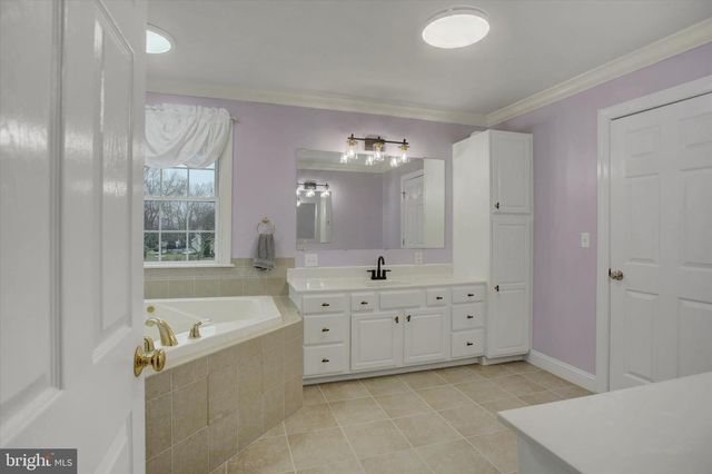 463 CENTURY DR, Greencastle, PA 17225