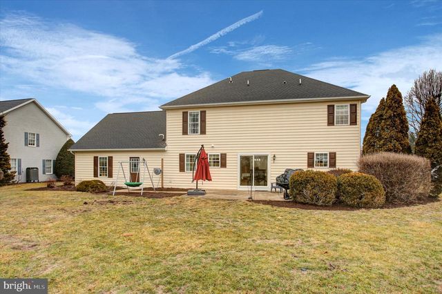 463 CENTURY DR, Greencastle, PA 17225