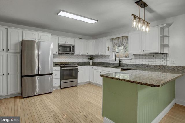 463 CENTURY DR, Greencastle, PA 17225