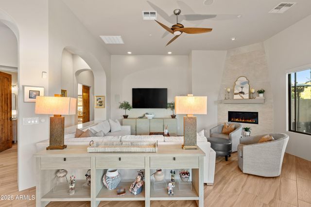 8933 E COVEY Trail, Scottsdale, AZ 85262