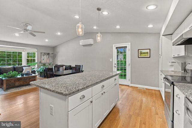 2306 WUTHERING RD, Timonium, MD 21093