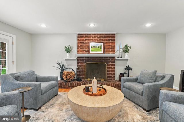 2306 WUTHERING RD, Timonium, MD 21093
