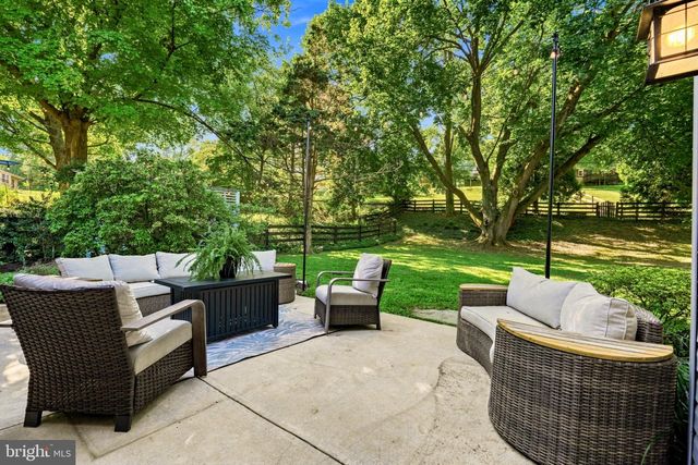2306 WUTHERING RD, Timonium, MD 21093