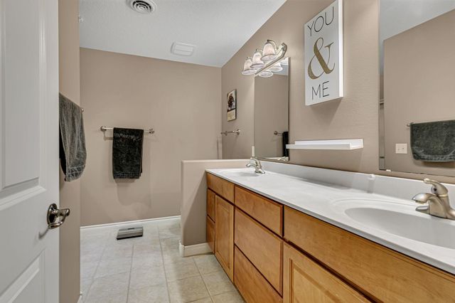 2531 7th Avenue SE, Willmar, MN 56201