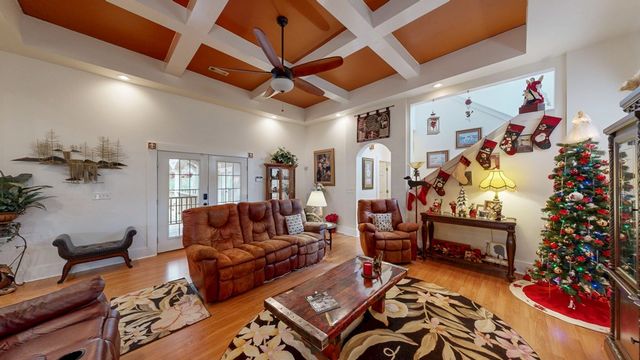 98 Sunrise Drive, Eufaula, AL 36027