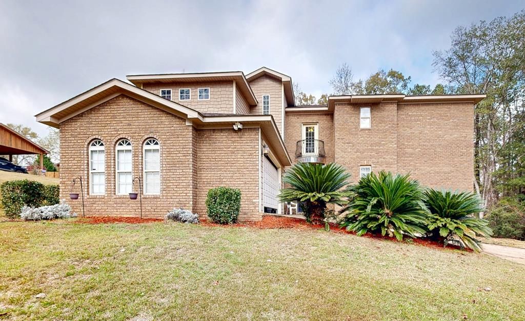 98 Sunrise Drive, Eufaula, AL 36027