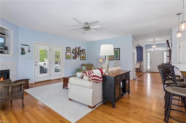 117 Montgomery LN, Yorktown, VA 23692
