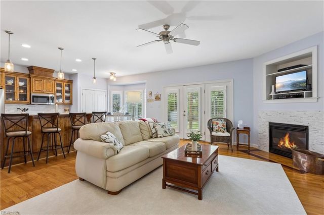 117 Montgomery LN, Yorktown, VA 23692