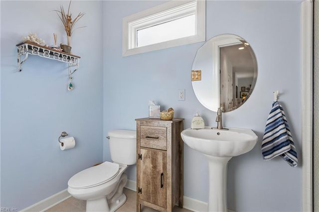 117 Montgomery LN, Yorktown, VA 23692