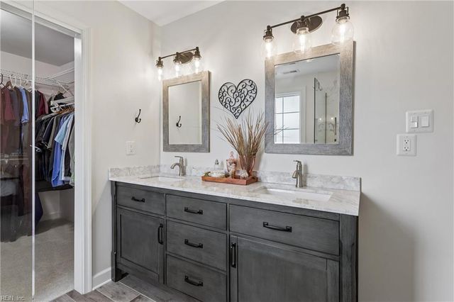 117 Montgomery LN, Yorktown, VA 23692