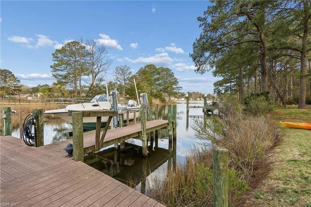 117 Montgomery LN, Yorktown, VA 23692