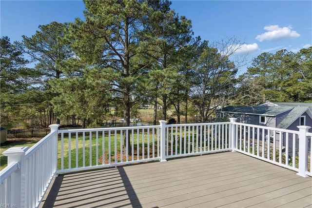 117 Montgomery LN, Yorktown, VA 23692