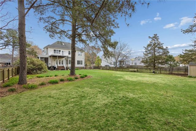 117 Montgomery LN, Yorktown, VA 23692