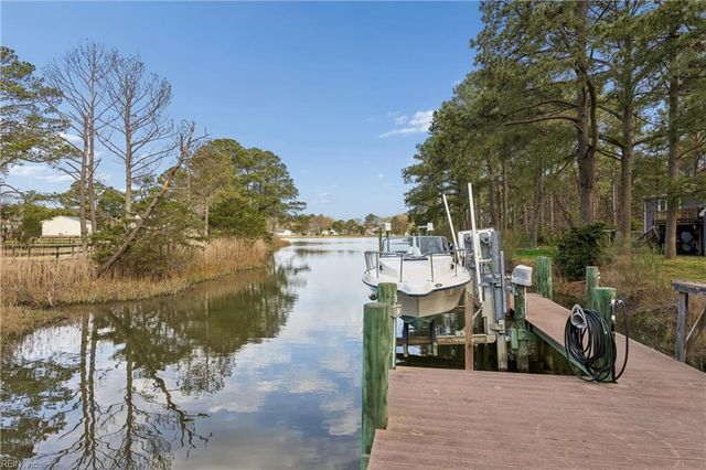 117 Montgomery LN, Yorktown, VA 23692
