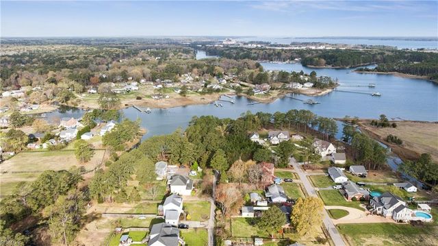 117 Montgomery LN, Yorktown, VA 23692