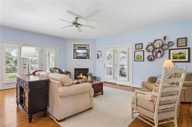 117 Montgomery LN, Yorktown, VA 23692