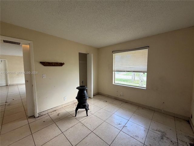 6117 Blue Grass Cir, Lake Worth, FL 33463