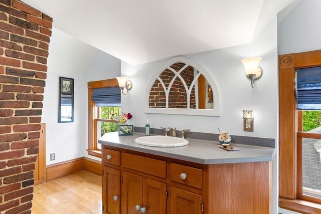 9 White Ave, Wakefield, MA 01880