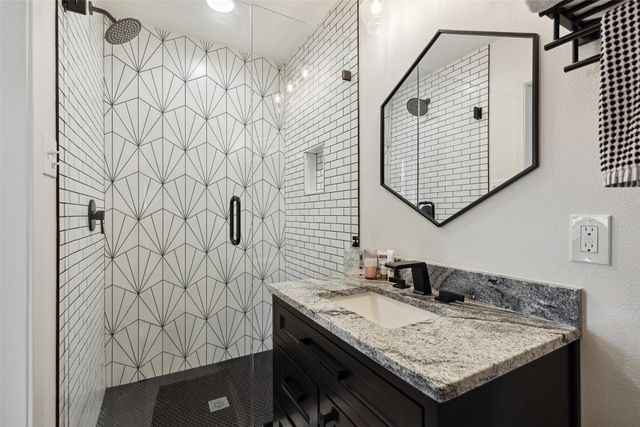 1522 Sylvan Avenue, Dallas, TX 75208