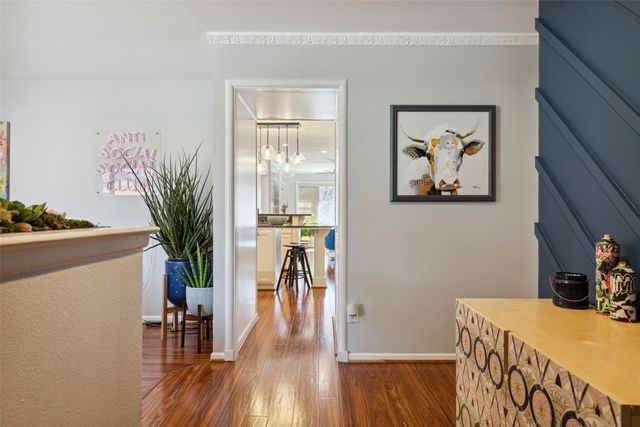 1522 Sylvan Avenue, Dallas, TX 75208