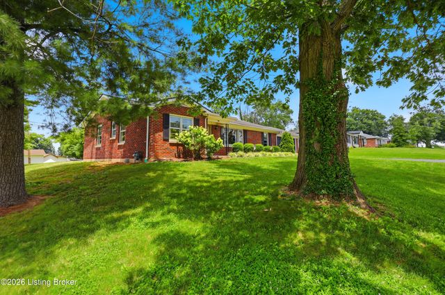 220 Forrest Dr, Lawrenceburg, KY 40342