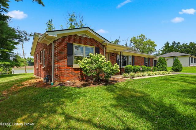 220 Forrest Dr, Lawrenceburg, KY 40342