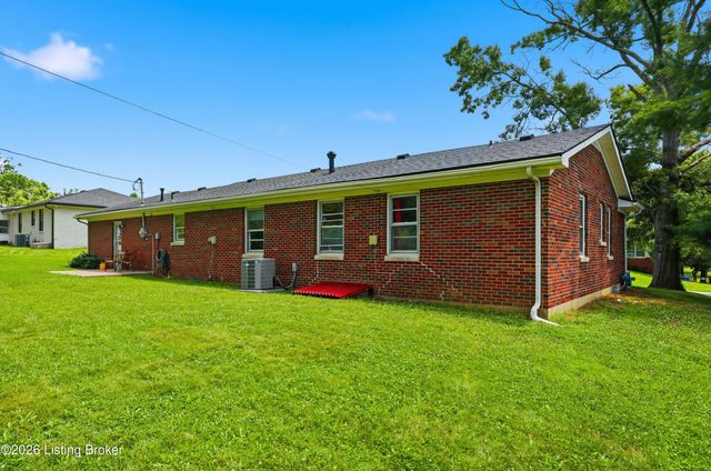220 Forrest Dr, Lawrenceburg, KY 40342