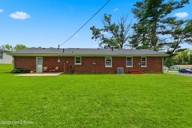 220 Forrest Dr, Lawrenceburg, KY 40342