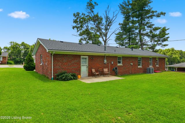 220 Forrest Dr, Lawrenceburg, KY 40342
