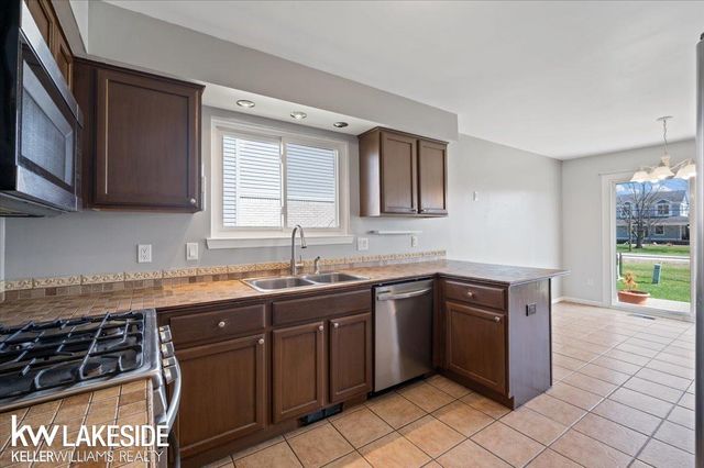 53558 Spurry Lane, Chesterfield Twp, MI 48051