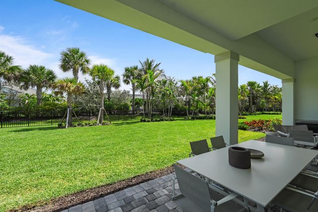 10795 Stellar Circle, Palm Beach Gardens, FL 33412