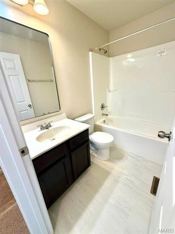 320 Countryshire Drive, Lake St Louis, MO 63367