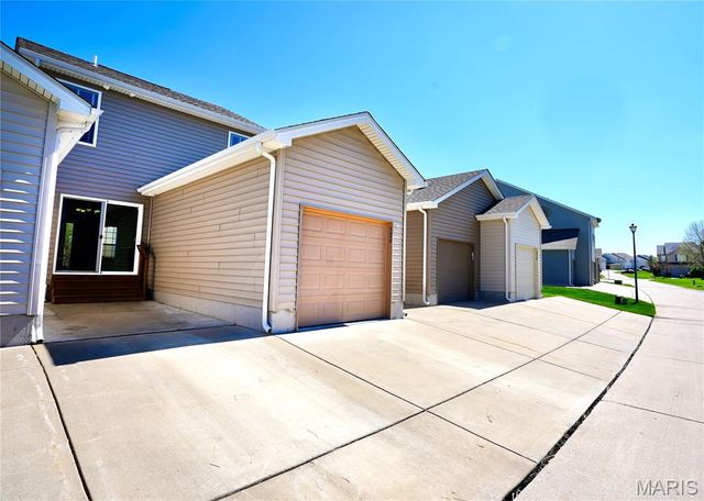 320 Countryshire Drive, Lake St Louis, MO 63367