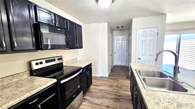 320 Countryshire Drive, Lake St Louis, MO 63367