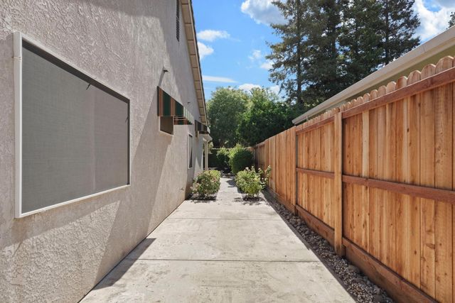1114 Waterford Way, Lodi, CA 95242