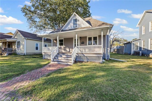 304 W Wea Street, Paola, KS 66071