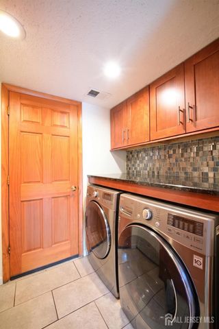 260 Westgate Drive, Edison, NJ 08820