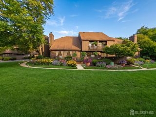260 Westgate Drive, Edison, NJ 08820