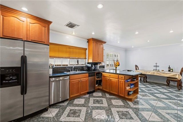 17174 Los Alimos, Granada Hills (los Angeles), CA 91344