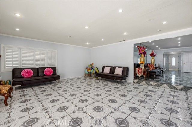 17174 Los Alimos, Granada Hills (los Angeles), CA 91344