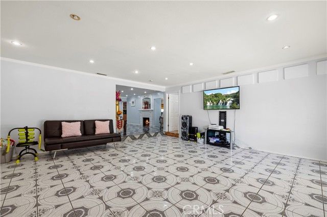 17174 Los Alimos, Granada Hills (los Angeles), CA 91344