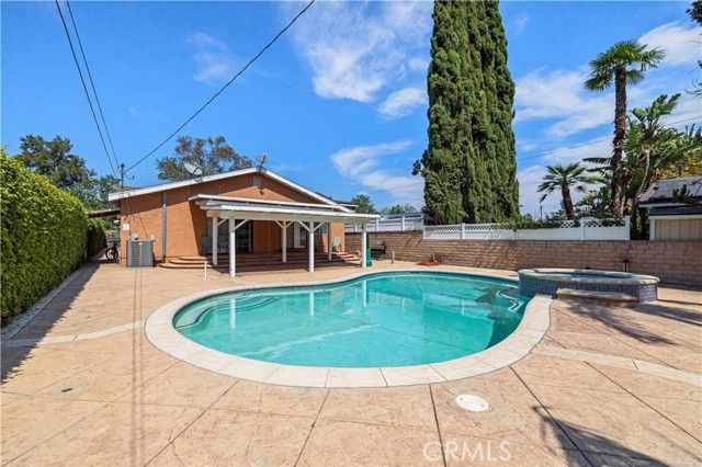 17174 Los Alimos, Granada Hills (los Angeles), CA 91344