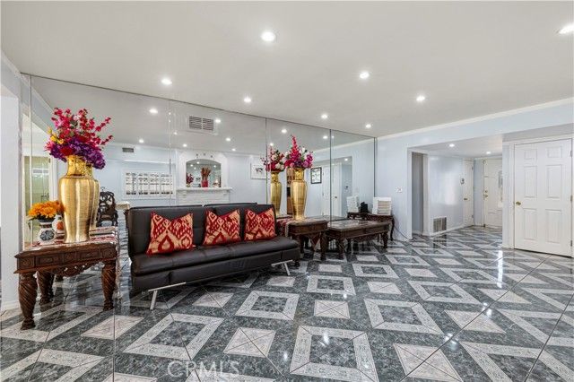 17174 Los Alimos, Granada Hills (los Angeles), CA 91344