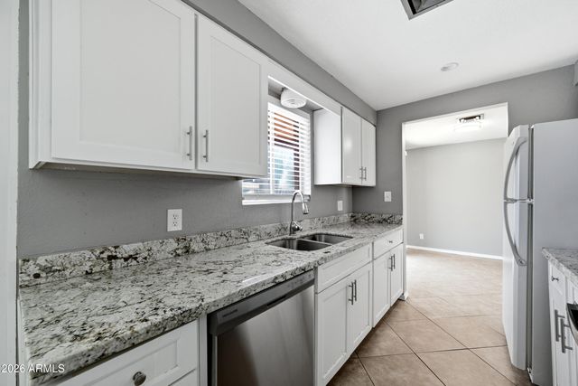 3737 W Griswold Road, Phoenix, AZ 85051