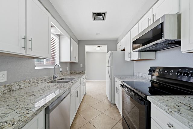 3737 W Griswold Road, Phoenix, AZ 85051