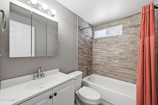 3737 W Griswold Road, Phoenix, AZ 85051