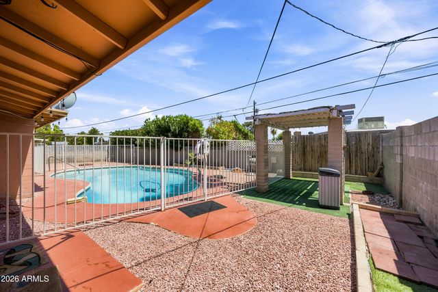 3737 W Griswold Road, Phoenix, AZ 85051