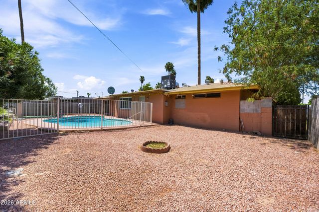 3737 W Griswold Road, Phoenix, AZ 85051