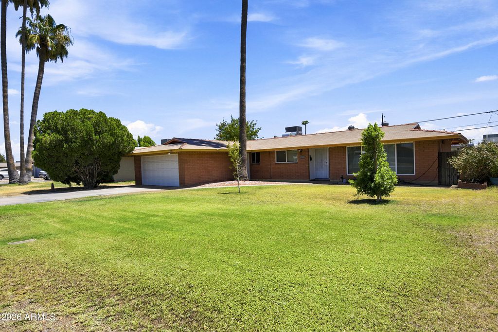 3737 W Griswold Road, Phoenix, AZ 85051